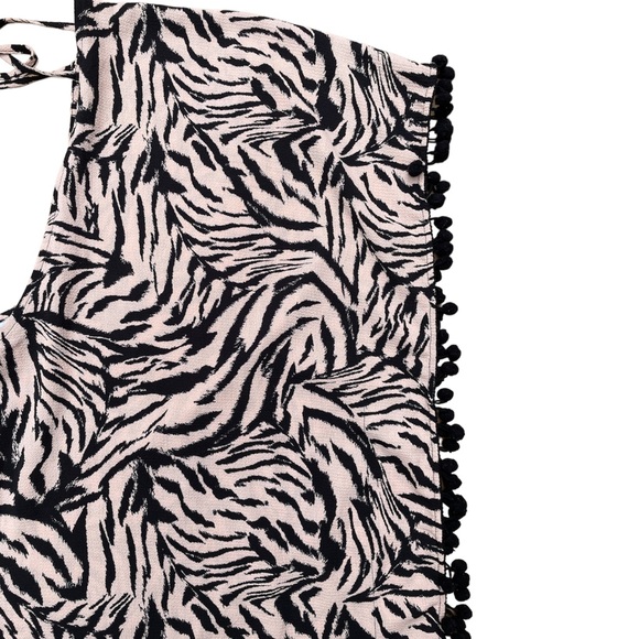 Swimsuit cover up - Picture 3 of 9